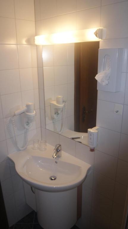 Hotel Sonnenheim Bad Kleinkirchheim Zimmer foto